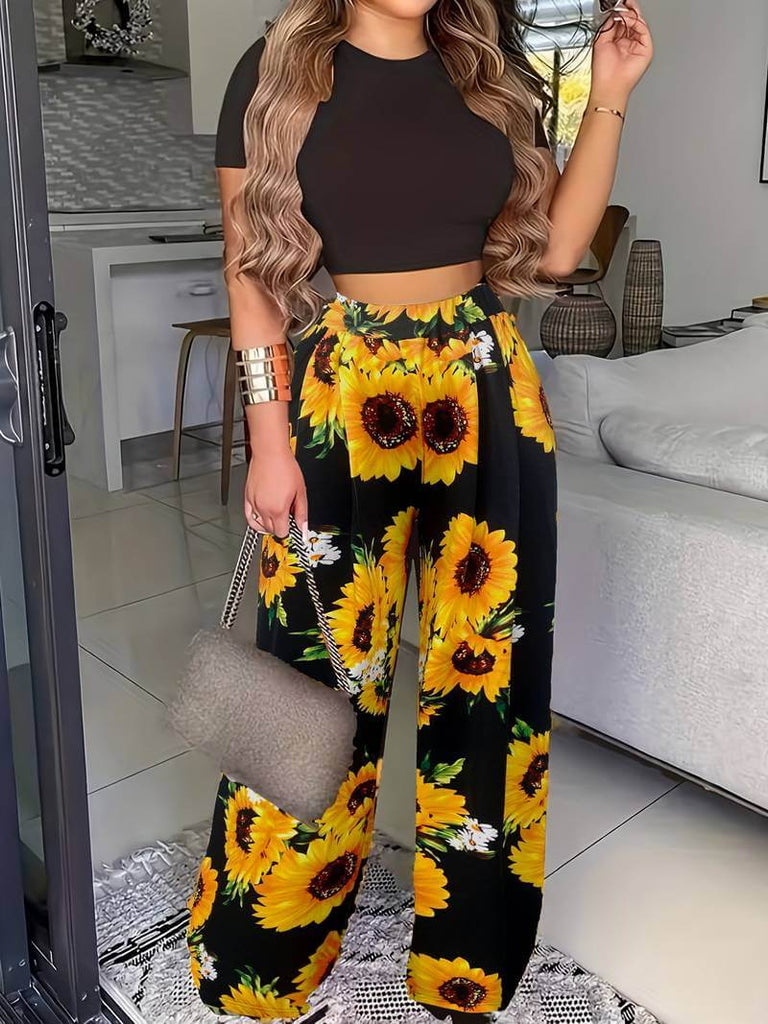 Amelia – summer set consisting of a cropped t-shirt and floral wide-leg trousers-DESTINY