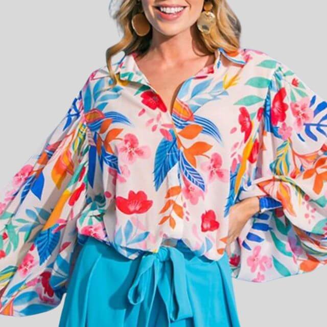 Aira - Flowing blouse with floral print-DESTINY