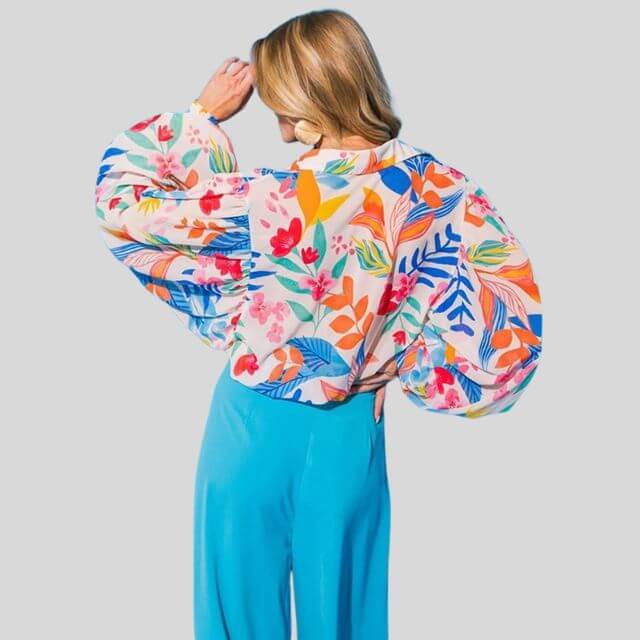 Aira - Flowing blouse with floral print-DESTINY