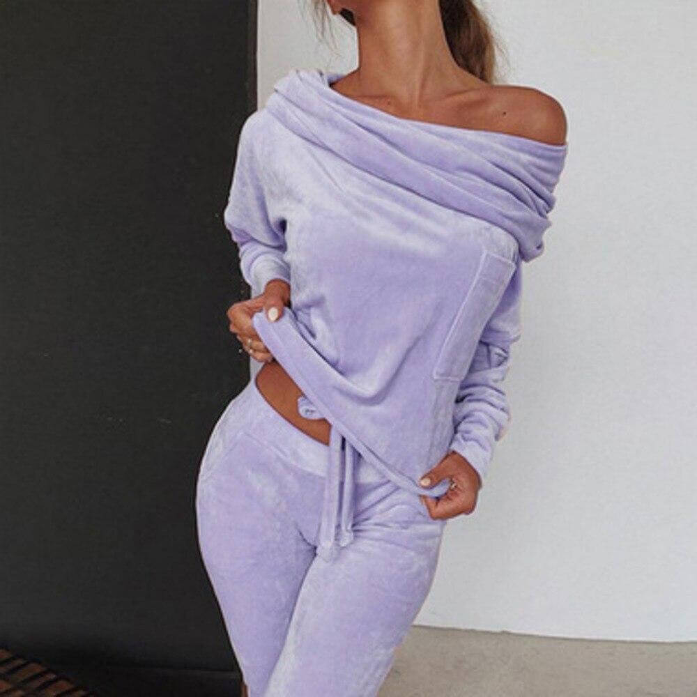 A sweatshirt set with a decorative neckline-DESTINY